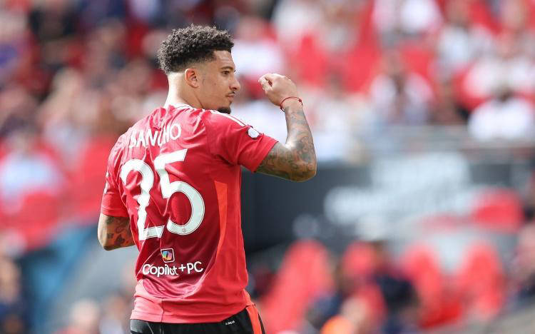 曼联球员桑乔坚决不降薪，那不勒斯转会遇阻