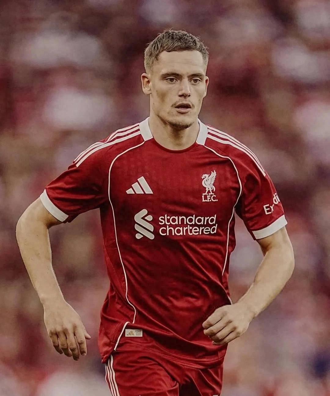 3-2险胜！利物浦新援维尔茨首秀亮眼，防线隐患待解引主帅担忧